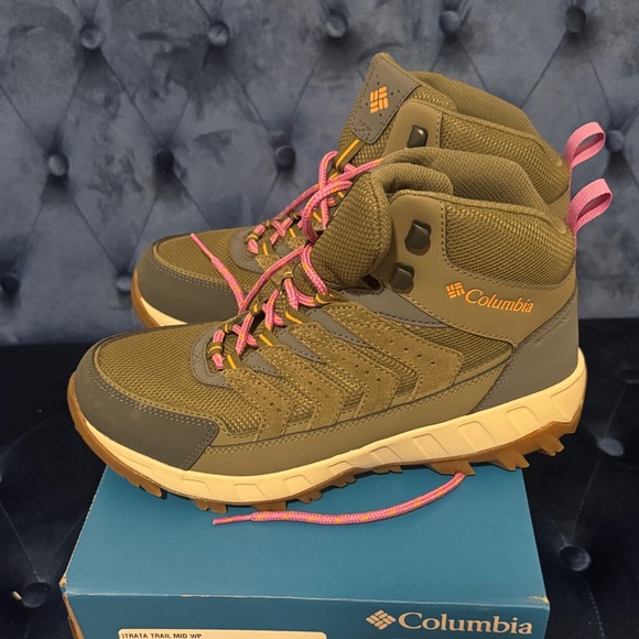 Columbia hiking boots - Picture 2 of 7